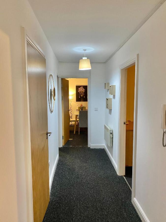 Unique View Of Anfield Stadium - Charming 2 Bedroom Apartment In Liverpool With Parking 외부 사진