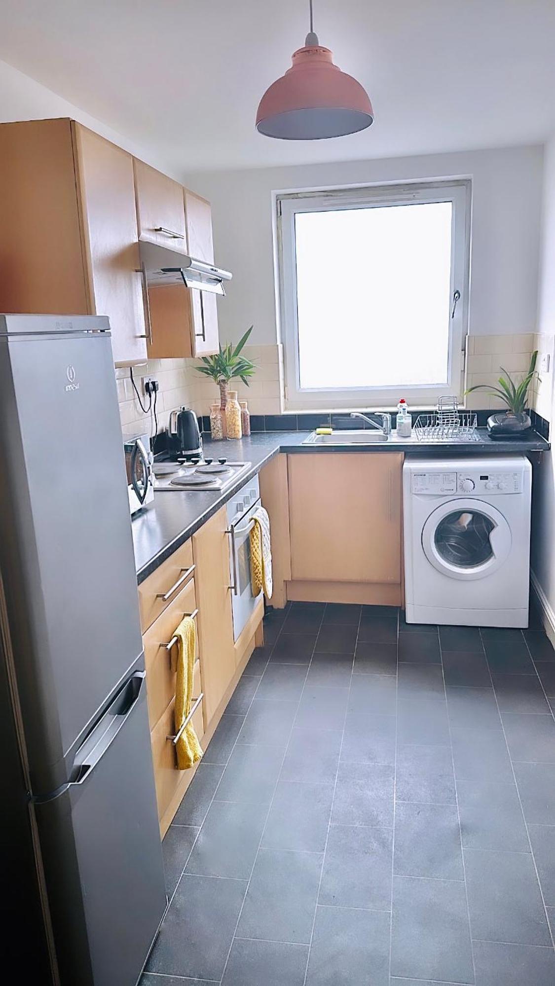 Unique View Of Anfield Stadium - Charming 2 Bedroom Apartment In Liverpool With Parking 외부 사진