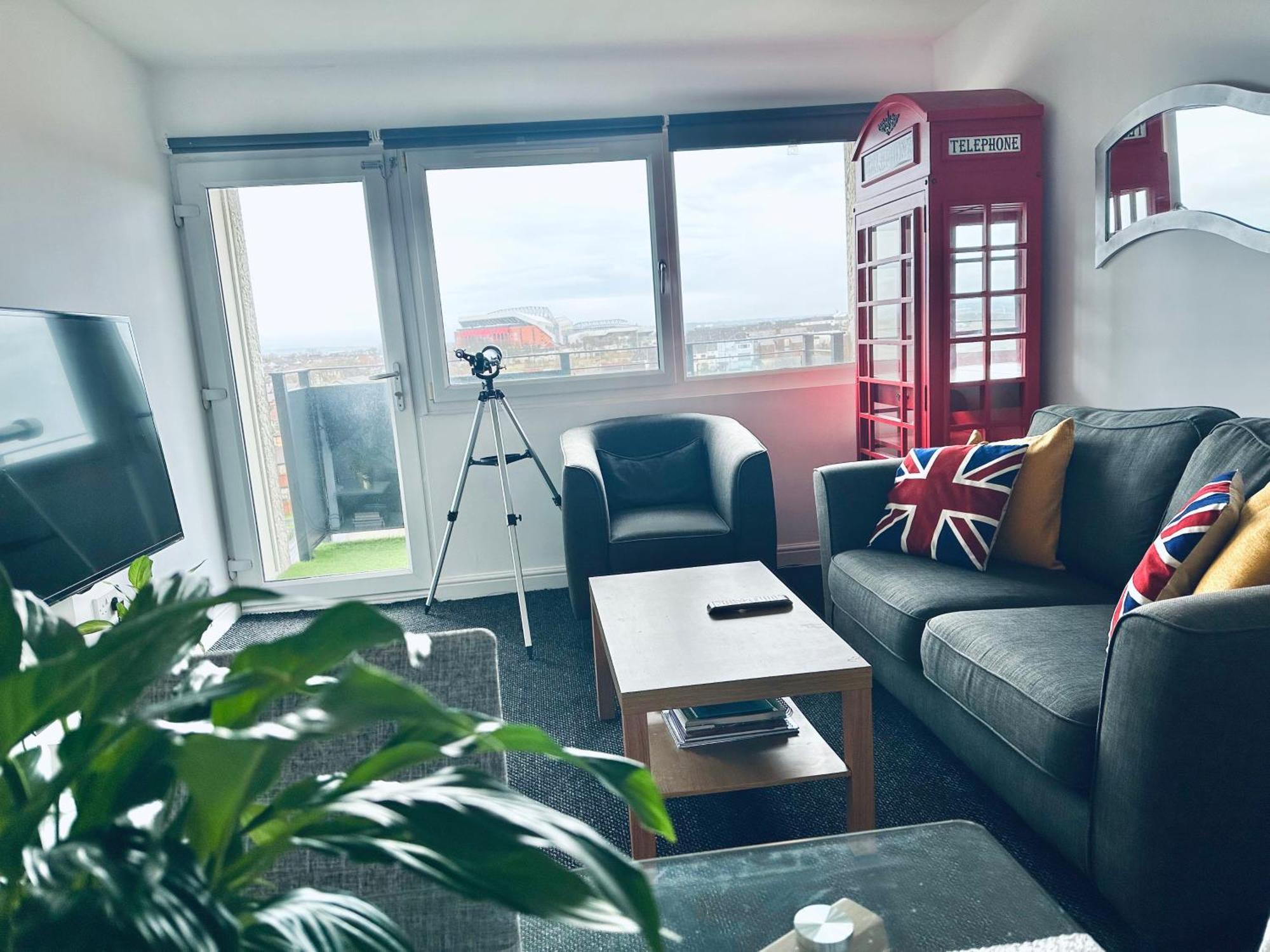 Unique View Of Anfield Stadium - Charming 2 Bedroom Apartment In Liverpool With Parking 외부 사진