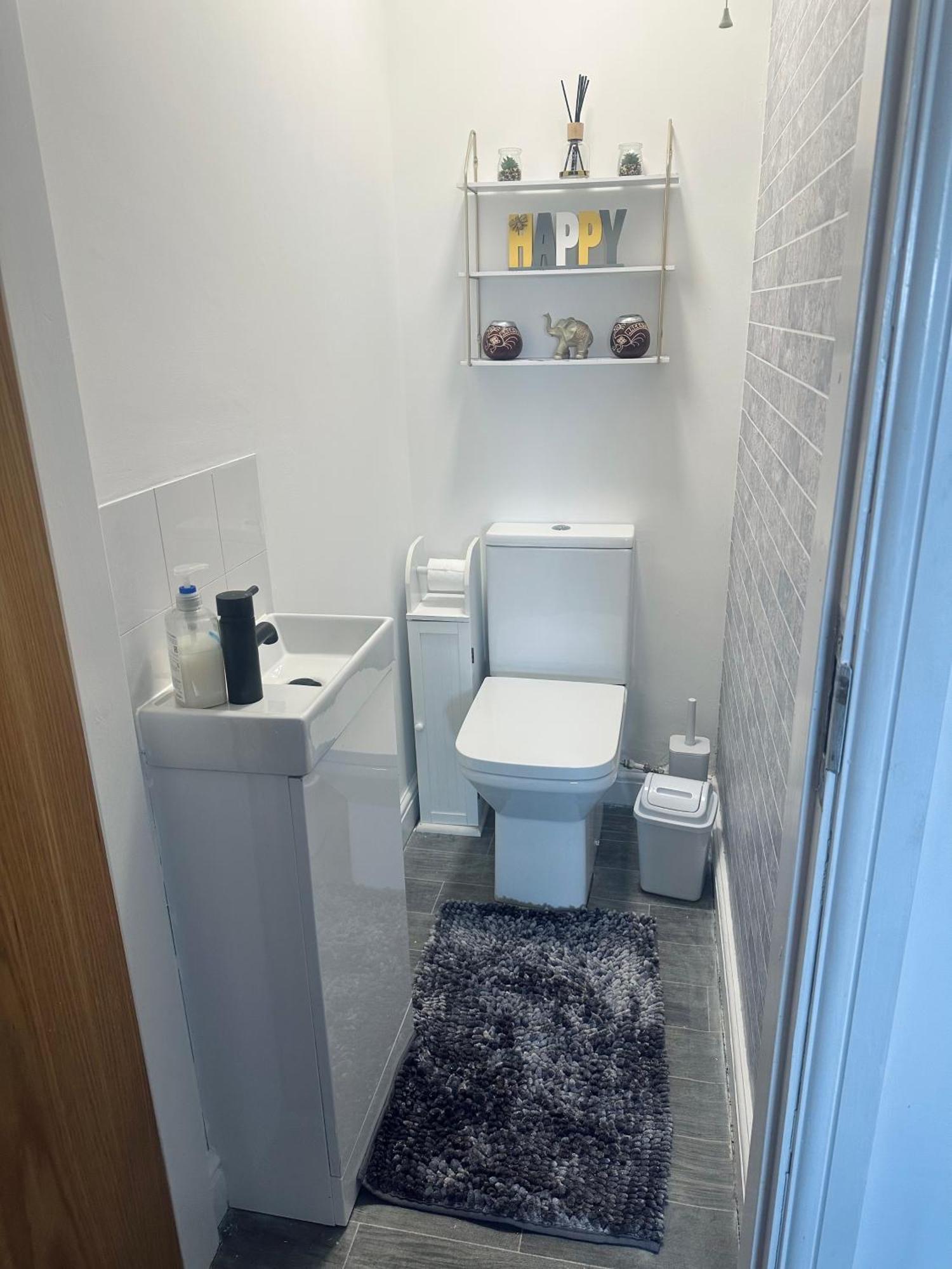 Unique View Of Anfield Stadium - Charming 2 Bedroom Apartment In Liverpool With Parking 외부 사진